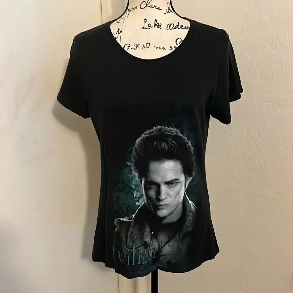 Twilight Edward Movie Black Pullover Graphic Shirt Casual Goth Vampire Emo